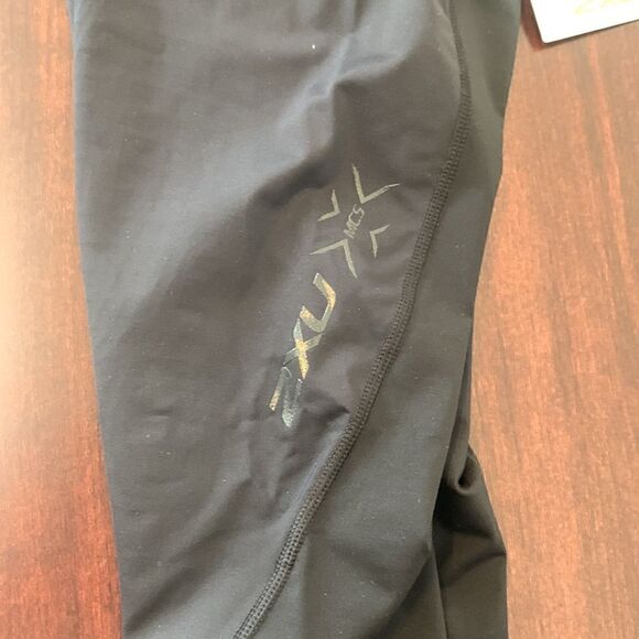 2XU lightweight speed mid rise compression activewear 3/4 thighs leggings, NWT - Picture 11 of 16